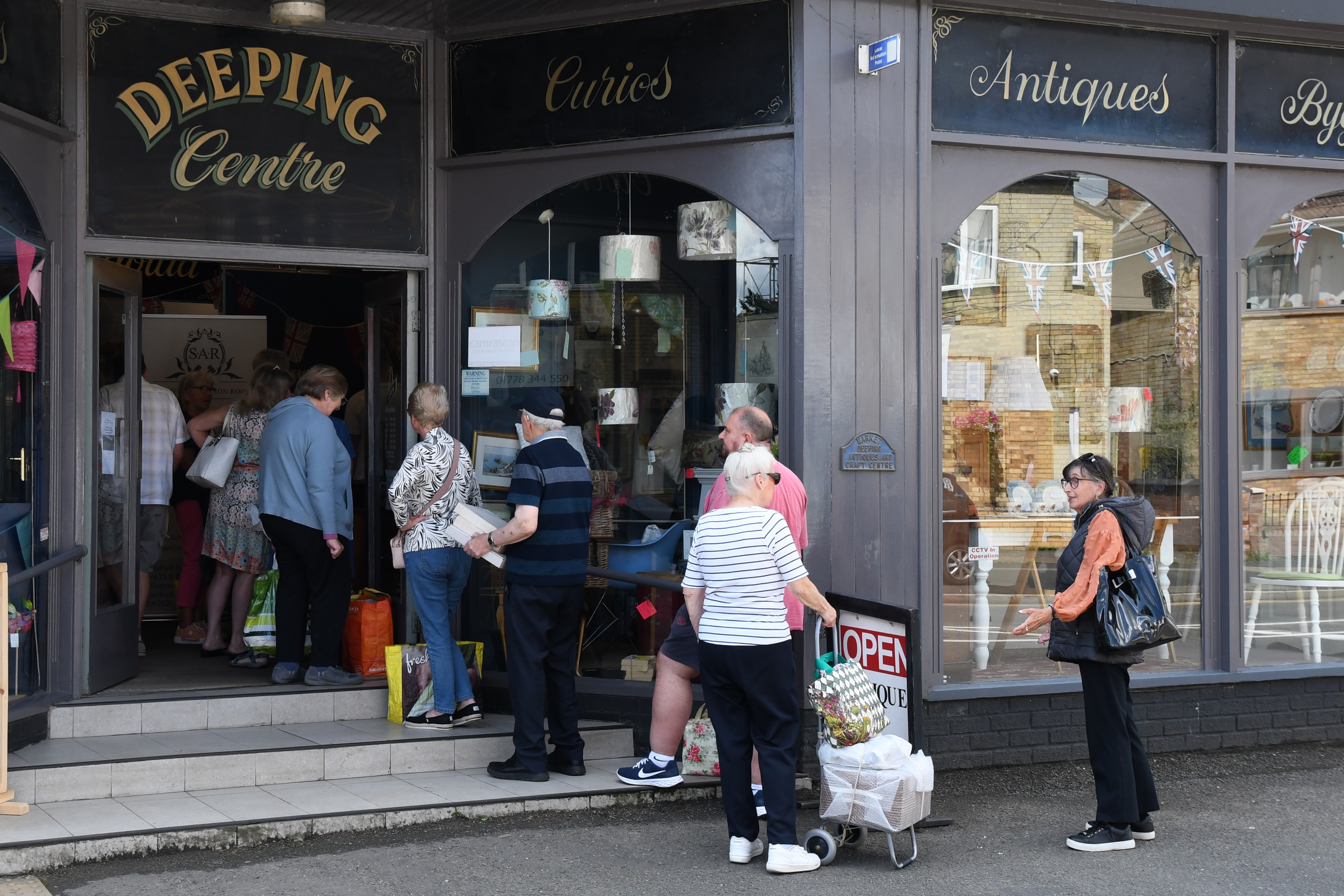 Valuation Day at Market Deeping Antiques Centre