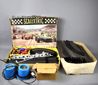 Lot 554 - A vintage Scalextric 31 set together with...