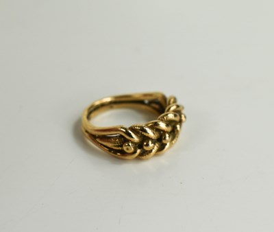 Lot 87 - A vintage 9ct gold braid and bead ring, size J,...