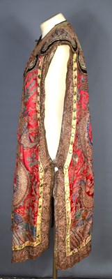 Lot 2 - A late Qing dynasty Chinese silk embroidered...