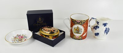 Lot 181 - Four pieces of porcelain, to include a Royal...