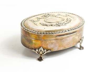 Lot 373 - An Edwardian silver oval box, Birmingham 1906,...