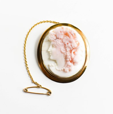 Lot 36 - A Victorian cameo brooch, in a gold (tested as...