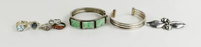 Lot 78 - A group of silver and costume jewellery...