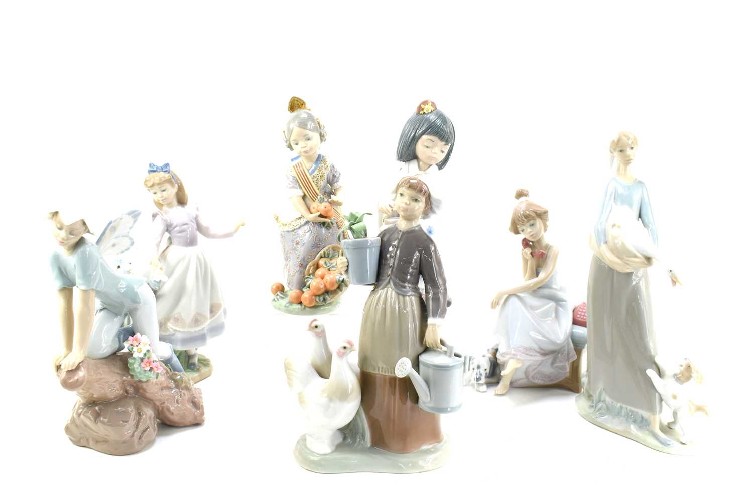 Lot 110 - A group of seven Lladro figurines to include...