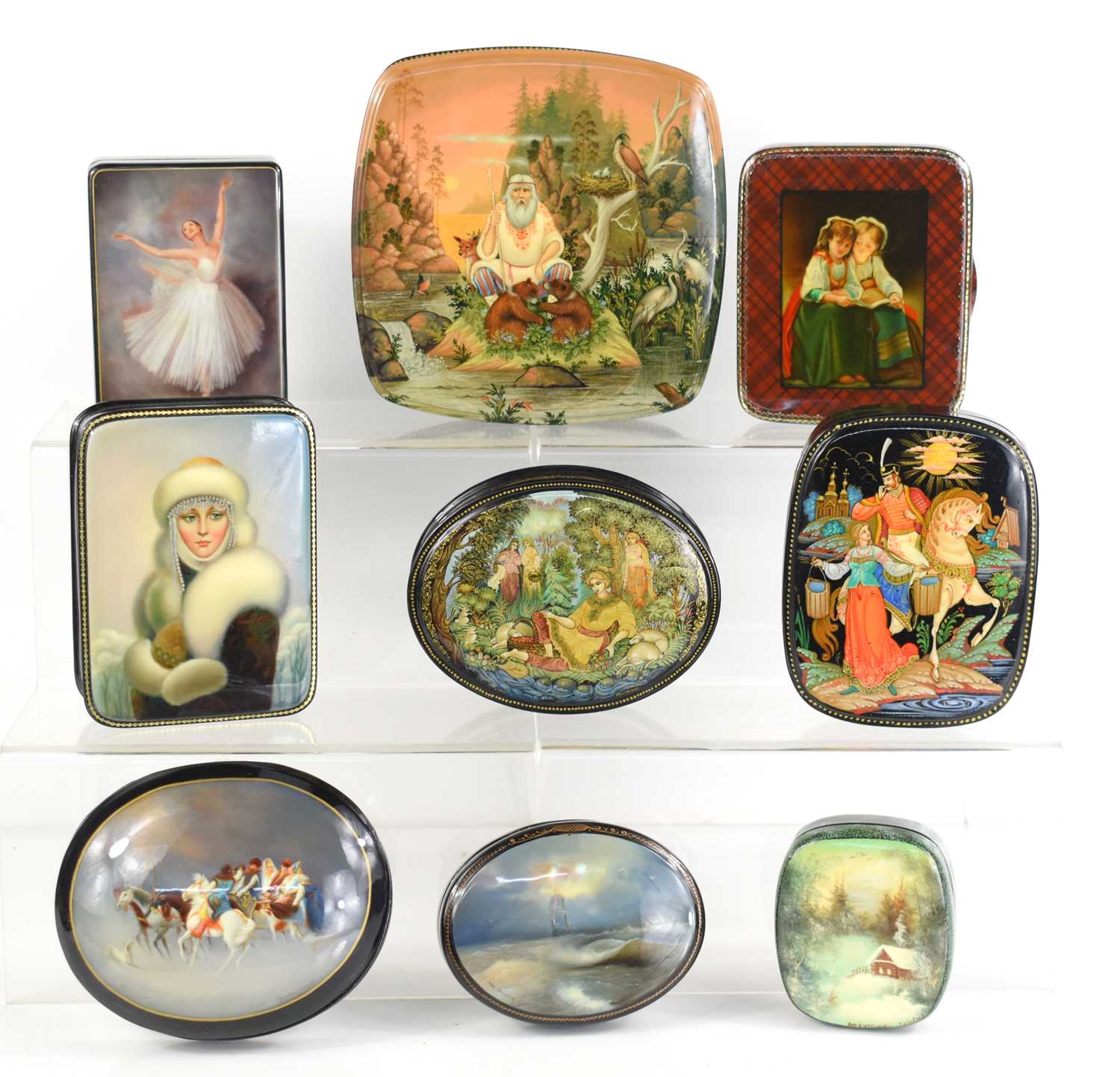 Lot 350 - A group of Russian Fedoskino trinket boxes, in...