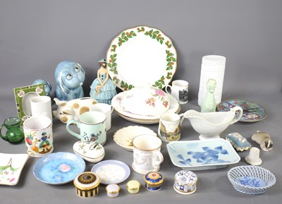 Lot 109 - A group of mixed ceramics to include Lladro...