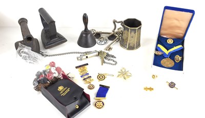 Lot 311 - A group of collectable items to include two...