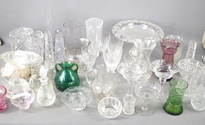 Lot 167 - A group of glass and crystal glass to include...