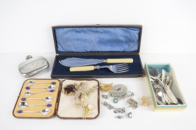 Lot 373 - A group of vintage costume jewellery including...