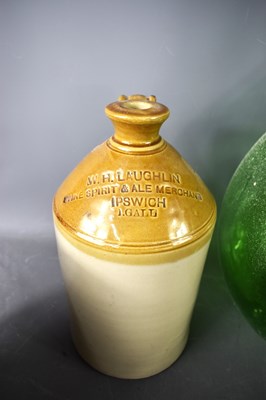 Lot 189 - A group of vintage items to include three...