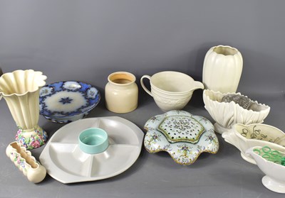 Lot 191 - A quantity of vintage ceramics, to include a...