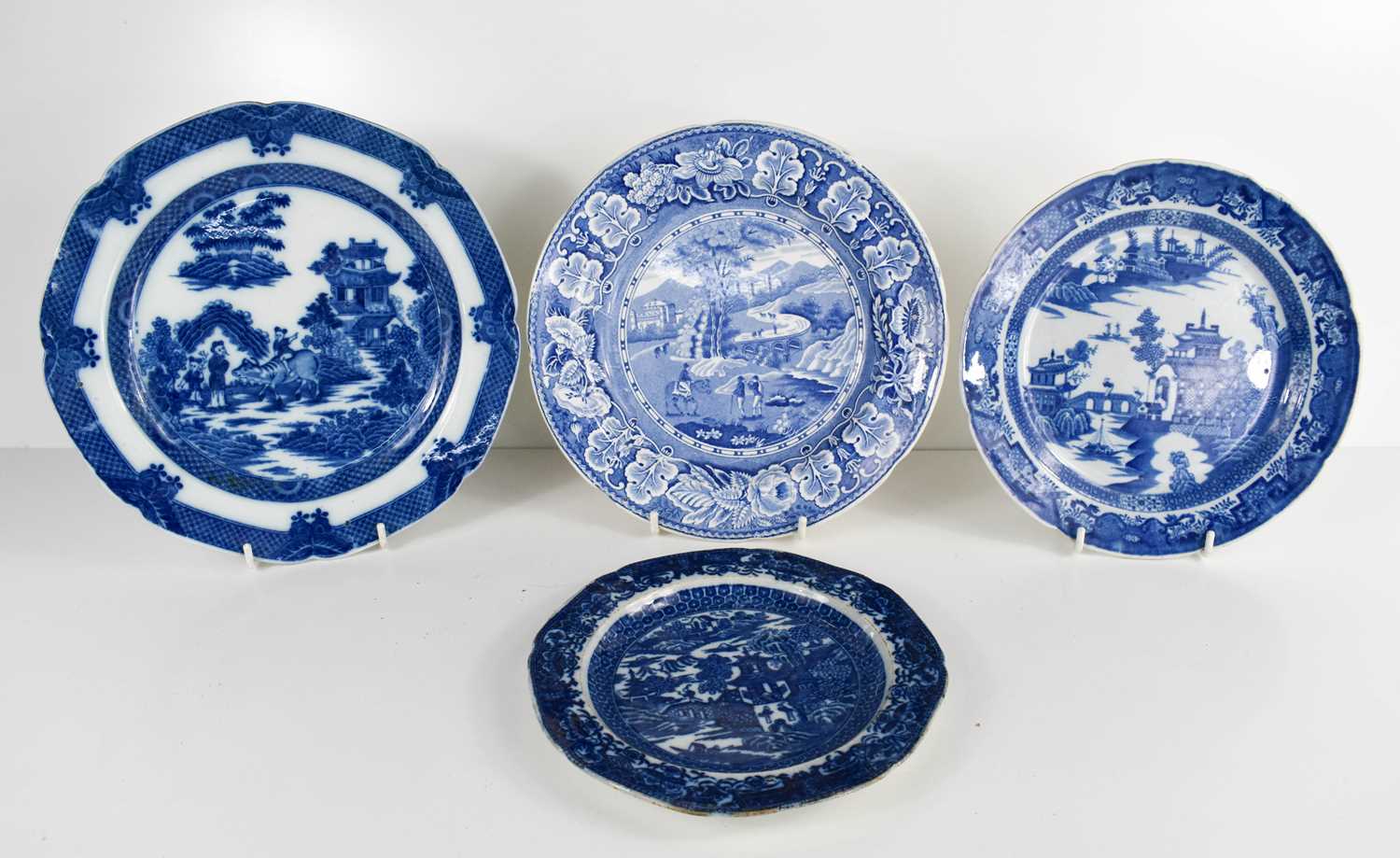 Lot 61 - A selection of blue and white late 18th /...
