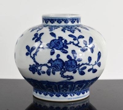 Lot 291 - A Chinese blue and white porcelain jar from...