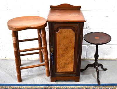 Lot 486 - An Edwardian mahogany pot cupboard together...