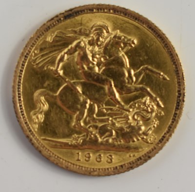 Lot 346 - A Queen Elizabeth II full gold sovereign,...