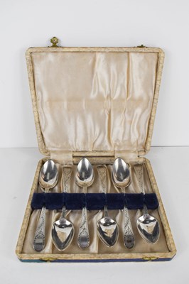Lot 138 - A set of six Georgian silver tea spoons,...