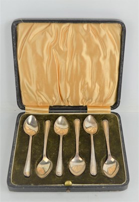 Lot 228 - A boxed set of silver teaspoons, Sheffield...