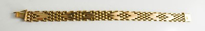 Lot 124 - A 10ct gold gate link bracelet, 18cm long, 20.1g.