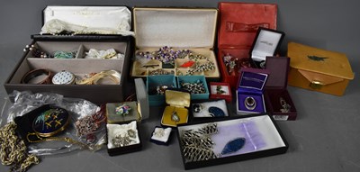 Lot 273 - A selection of jewellery and jewellery boxes,...