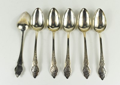 Lot 452 - A set of six silver (unmarked) spoons,...