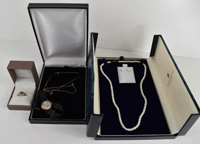 Lot 201 - A group of jewellery comprising a 9ct gold...