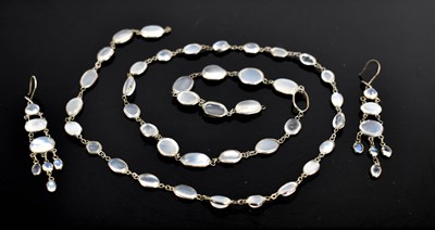 Lot 117 - A vintage moonstone and silver necklace and...