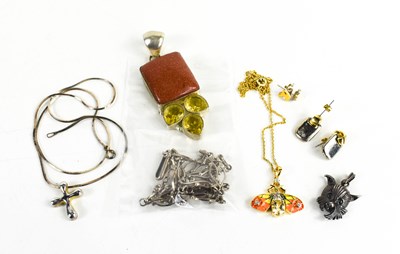 Lot 197 - A group of vintage silver and costume...