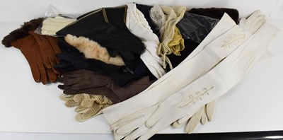 Lot 297 - A selection of vintage gloves to include white...