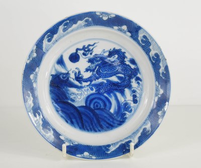 Lot 31 - A 19th century Qing period blue and white...