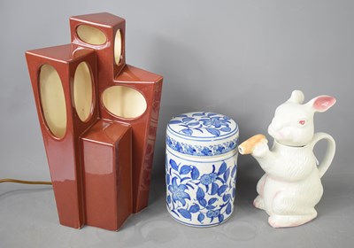 Lot 74 - A group of decorative ceramics, comprising a...