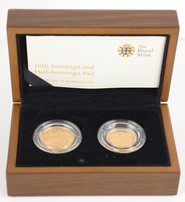 Lot 7 - An Edward VII gold sovereign and...