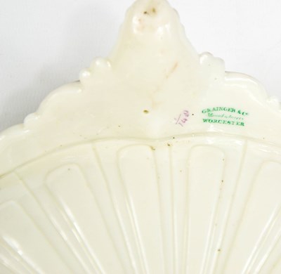 Lot 57 - A fine porcelain Grainger & Co. Worcester pot...