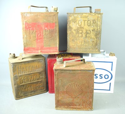Lot 19 - A group of vintage fuel cans to include Pratts,...