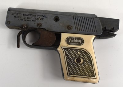 Lot 159 - A vintage Webley mark 2 starting pistol,...