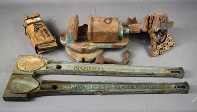 Lot 327 - A Record 182c chain pipe vice together with an...