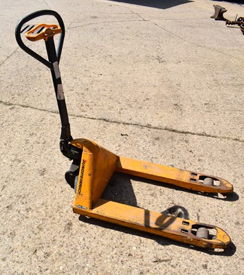 Lot 319 - A Jungheinrich pallet truck, 2200kg capicity.