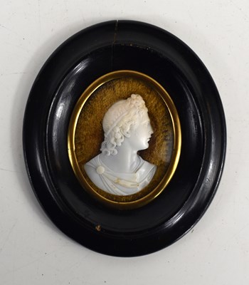 Lot 263 - A 19th century cameo in the classical style of...