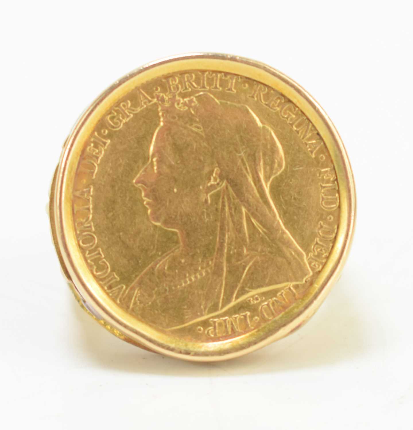 Lot 47 - An 18ct gold ring set with a Queen Victoria...