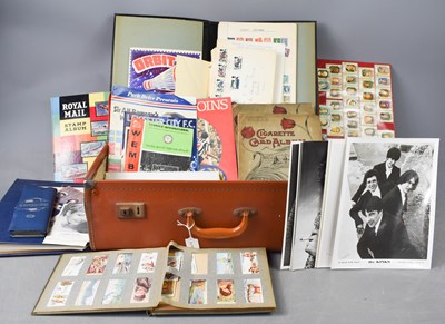 Lot 190 - A selection of printed ephemera to include...