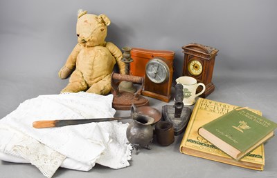 Lot 145 - A group of collectables to include an antique...