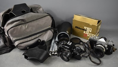 Lot 142 - A Nikon Nikkormat camera, Nikkor-H Auto 1:2,...