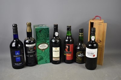 Lot 346a - A group of port and sherry to include Porto...