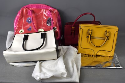 Lot 183 - A group of retro leather handbags to include...