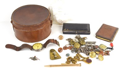 Lot 237 - A group of gentleman's accoutrements,...