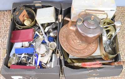 Lot 360 - A group of metalware to include silver plate...