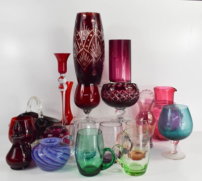 Lot 301 - A selection of mid-century glassware,...