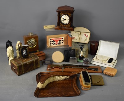 Lot 206 - A group of gentleman's collectables, to...