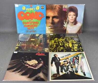 Lot 38 - A group of vintage vinyl albums including...