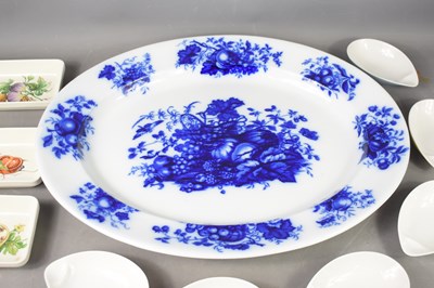 Lot 290 - A set of three Villeroy & Boch hor d'ourve...